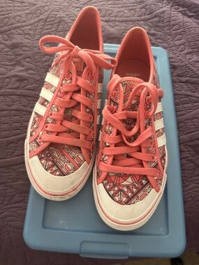 adidas Coral Geometric Low-Top Sneakers with White Stripes